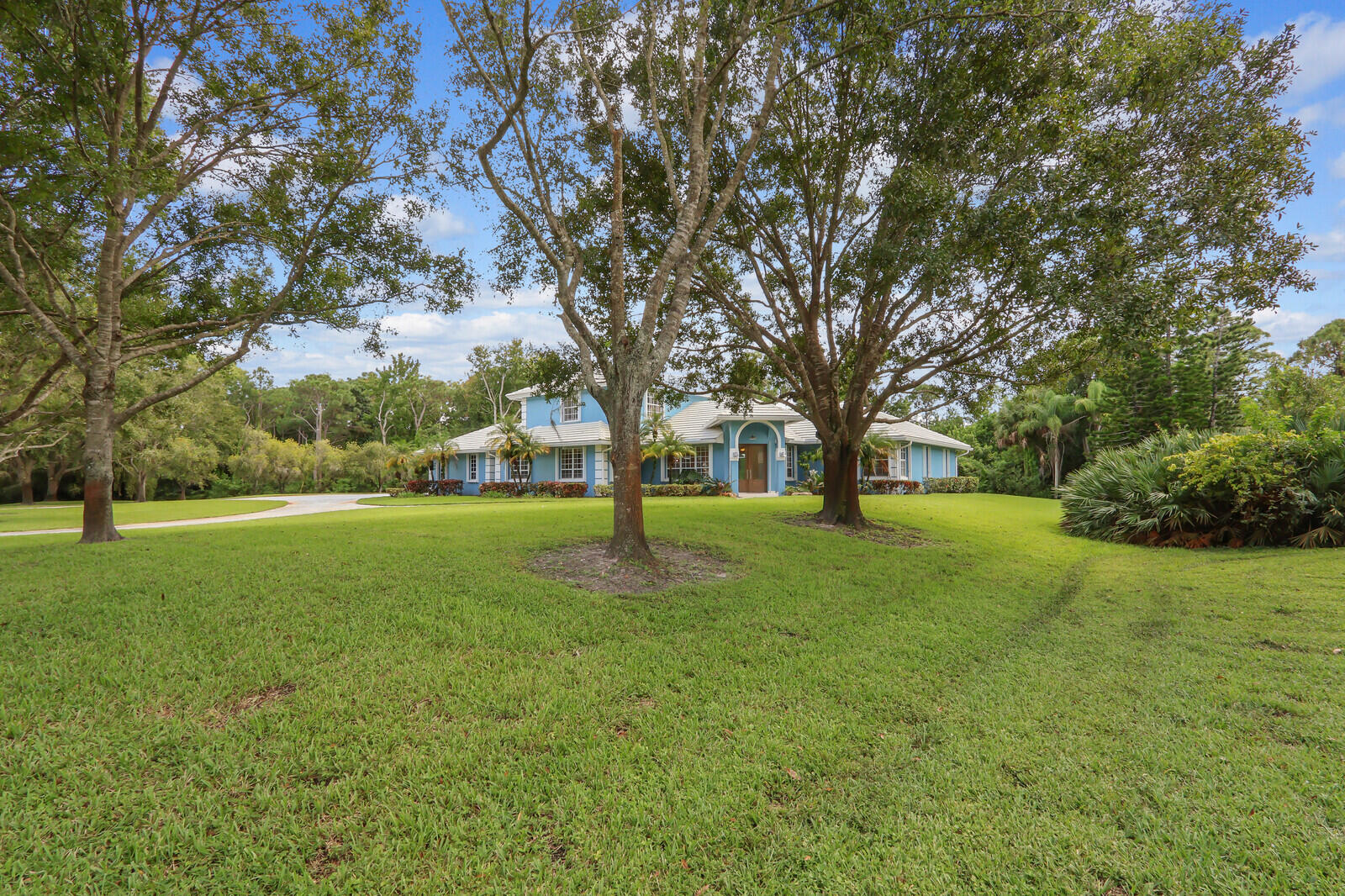MID-RIVERS YACHT AND COUN - Residential