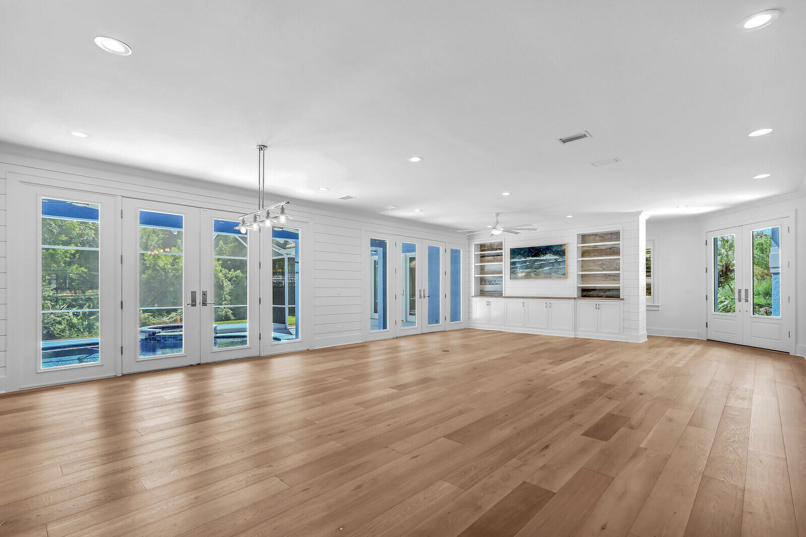 MID-RIVERS YACHT AND COUN - Residential