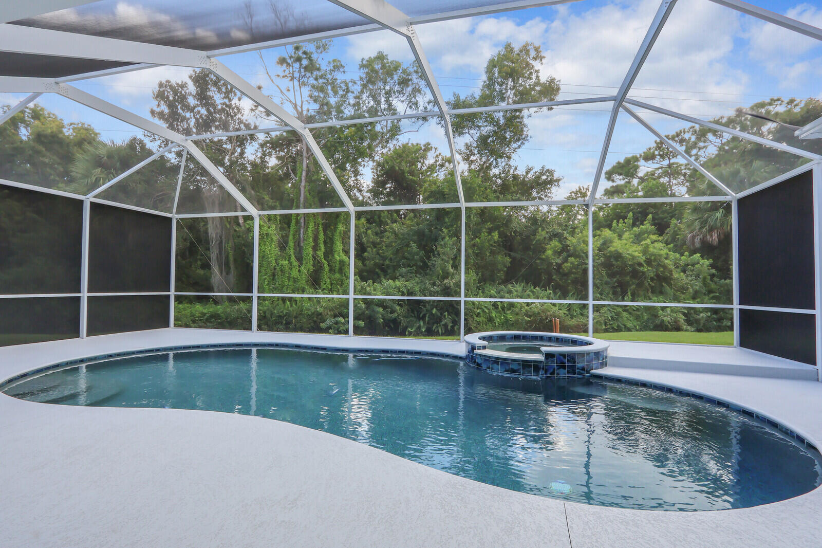 MID-RIVERS YACHT AND COUN - Residential