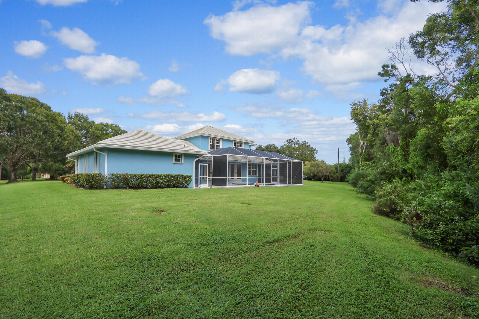 MID-RIVERS YACHT AND COUN - Residential
