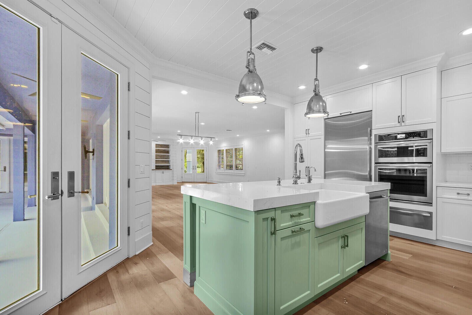 MID-RIVERS YACHT AND COUN - Residential