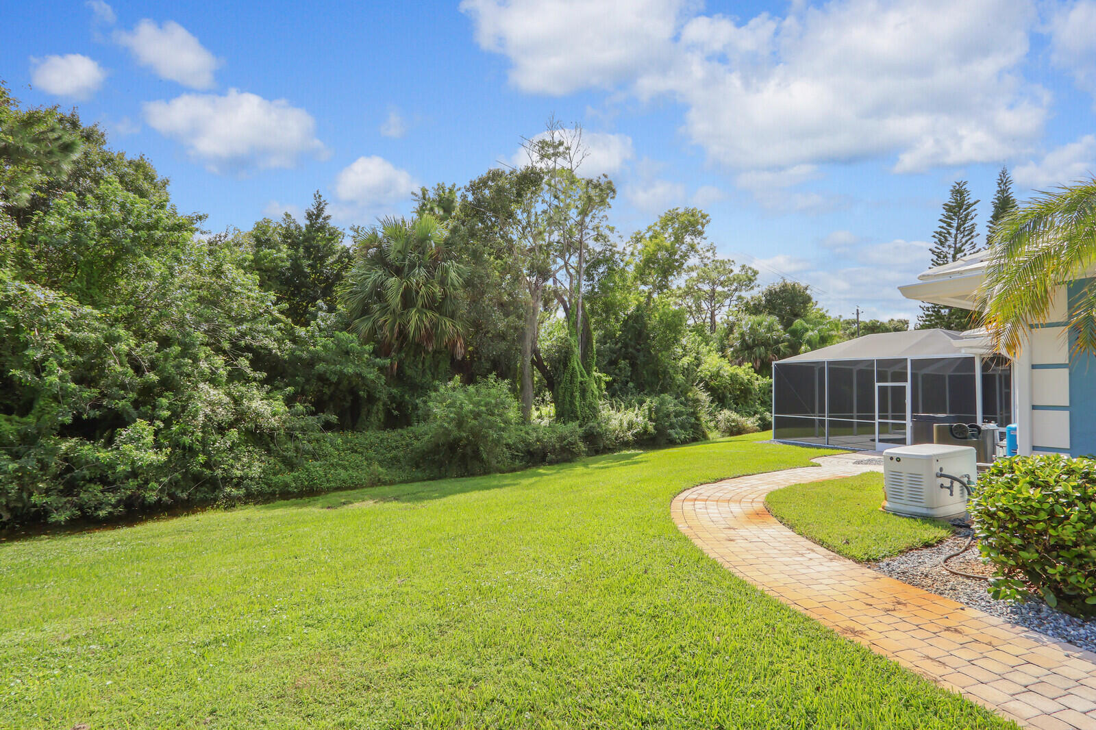 MID-RIVERS YACHT AND COUN - Residential