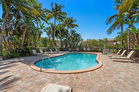4051 NE 13th Ave 72-3 Oakland Park FL 33334