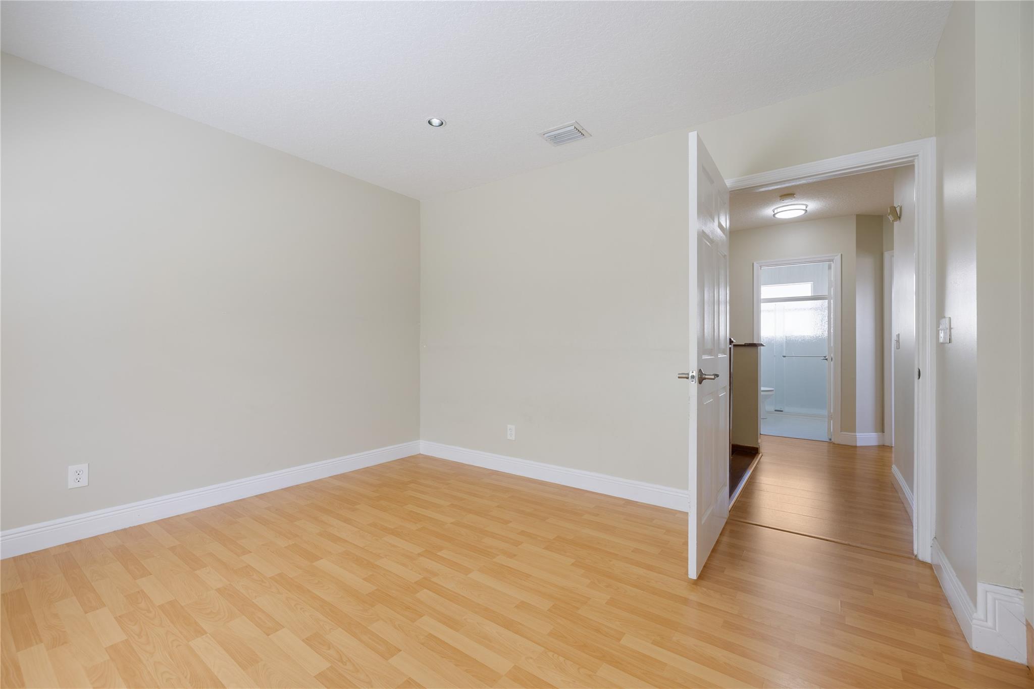 The Landings 140-22 B - Residential