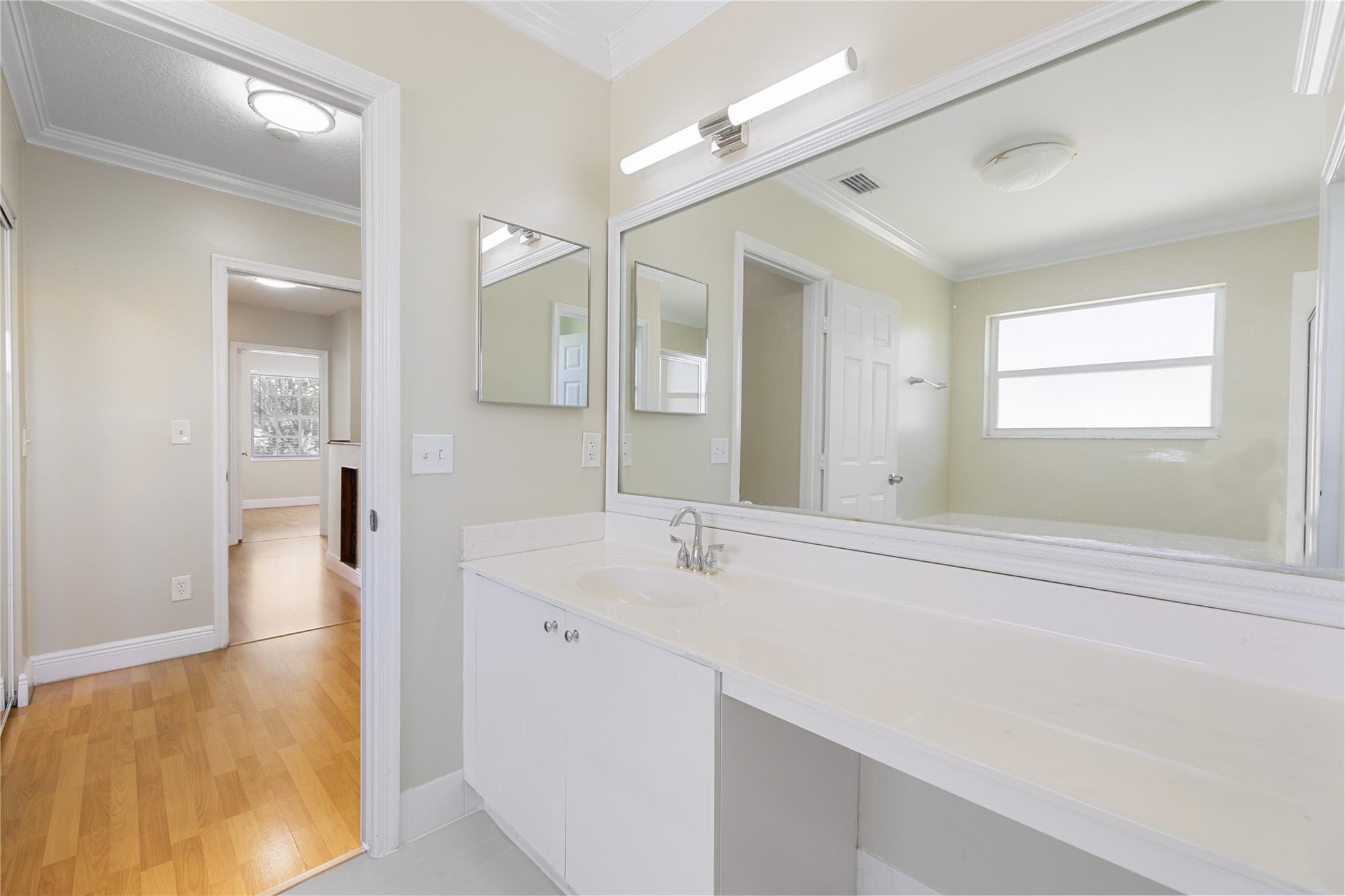The Landings 140-22 B - Residential