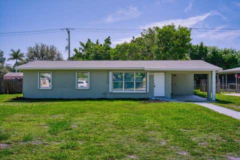 Photo of 911 SE Dolphin Drive, Stuart, FL 34996 (MLS # B26055827)
