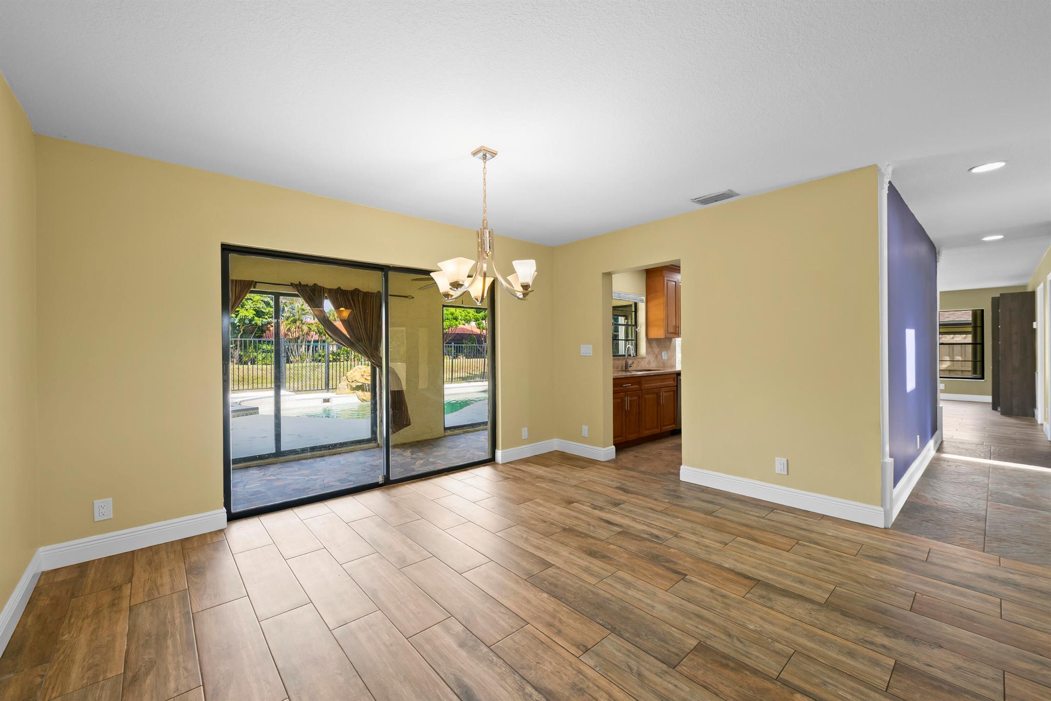 AMBERWOODS - Residential