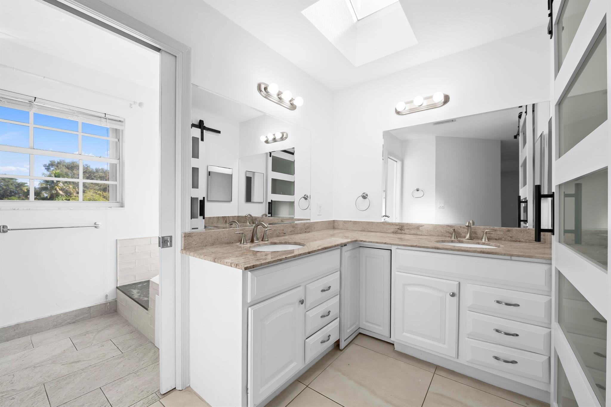 AMBERWOODS - Residential