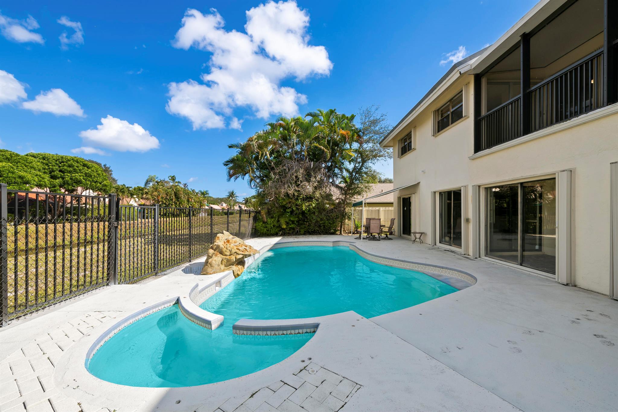 AMBERWOODS - Residential