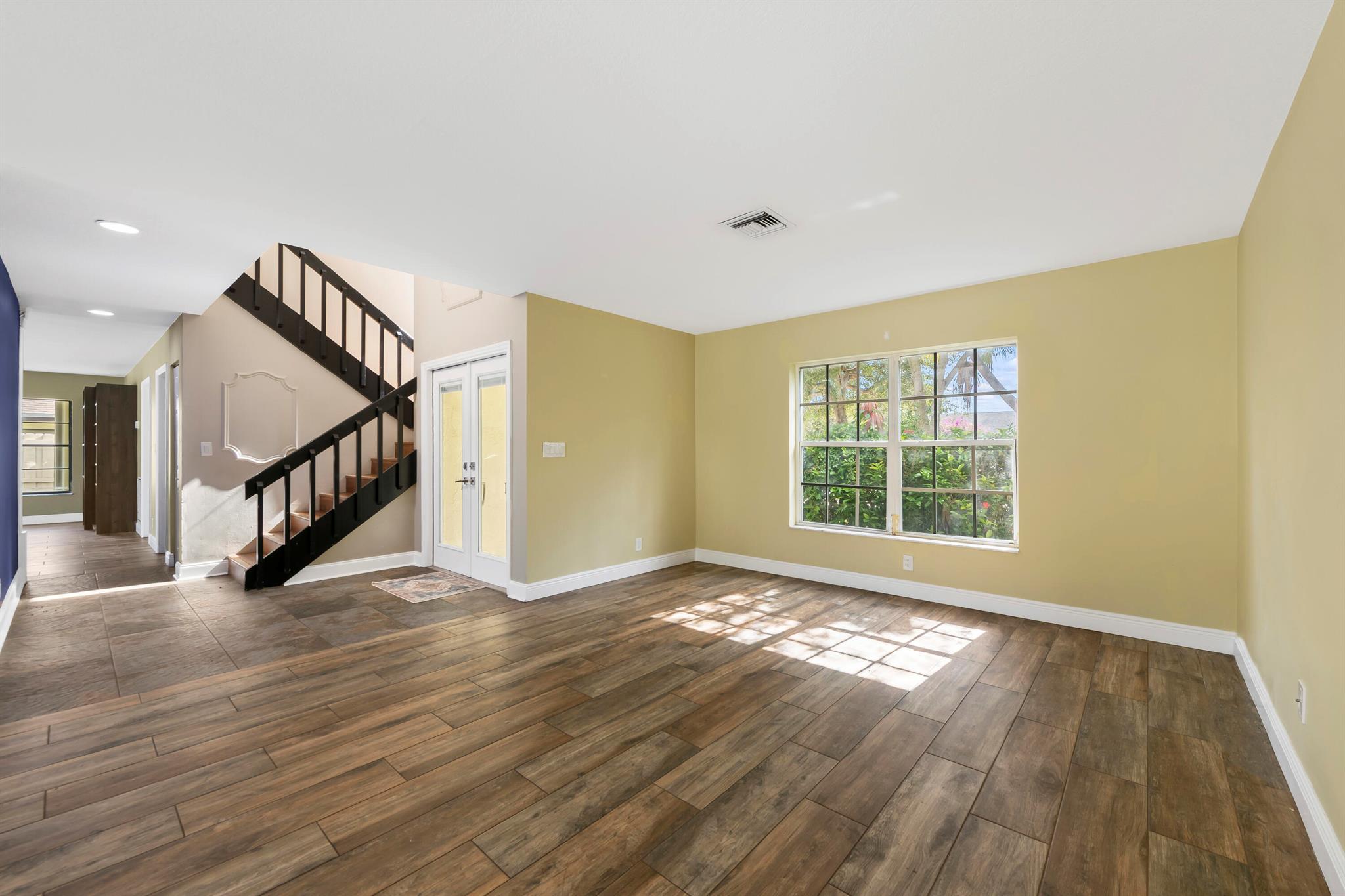 AMBERWOODS - Residential