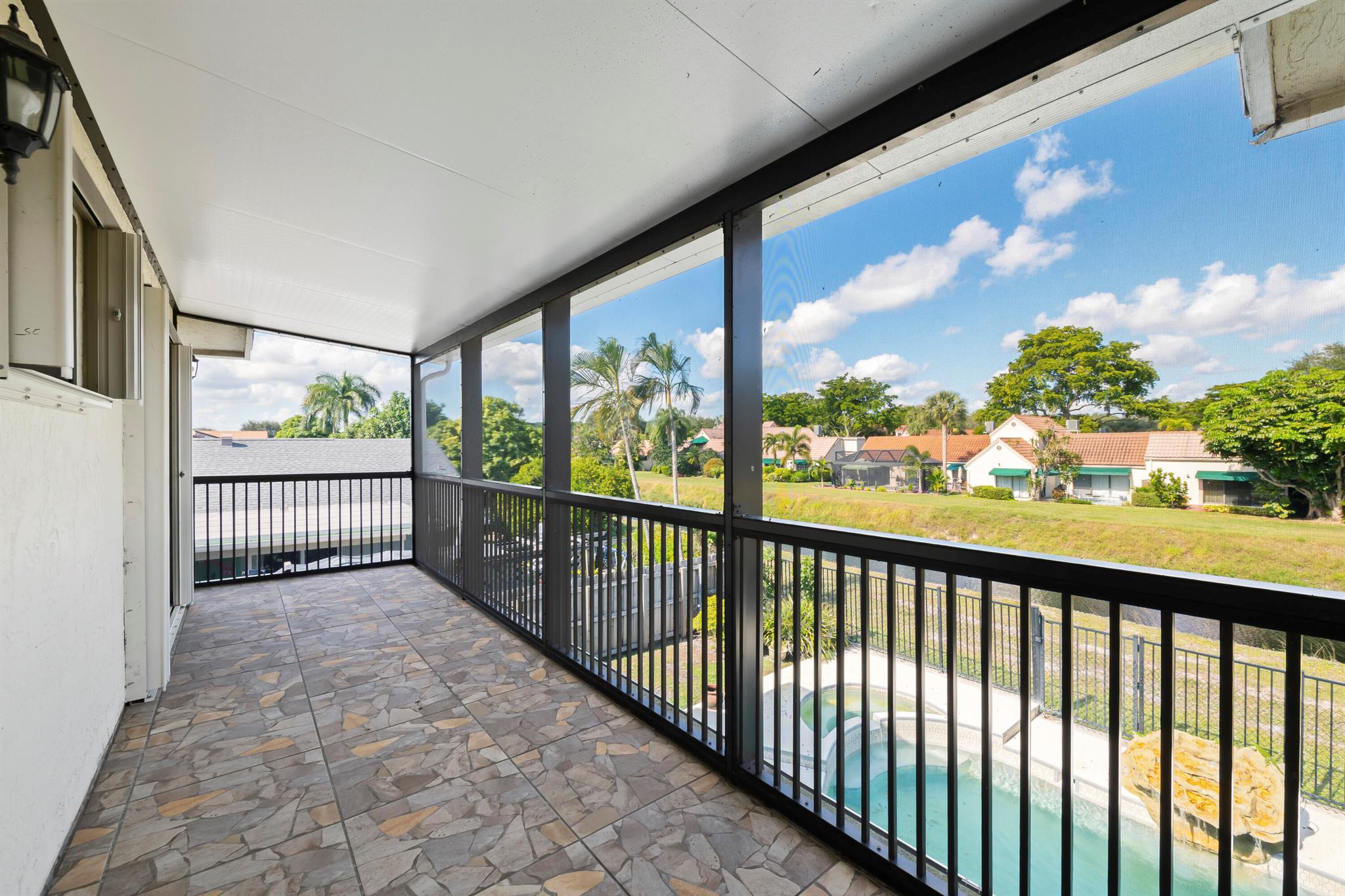 AMBERWOODS - Residential