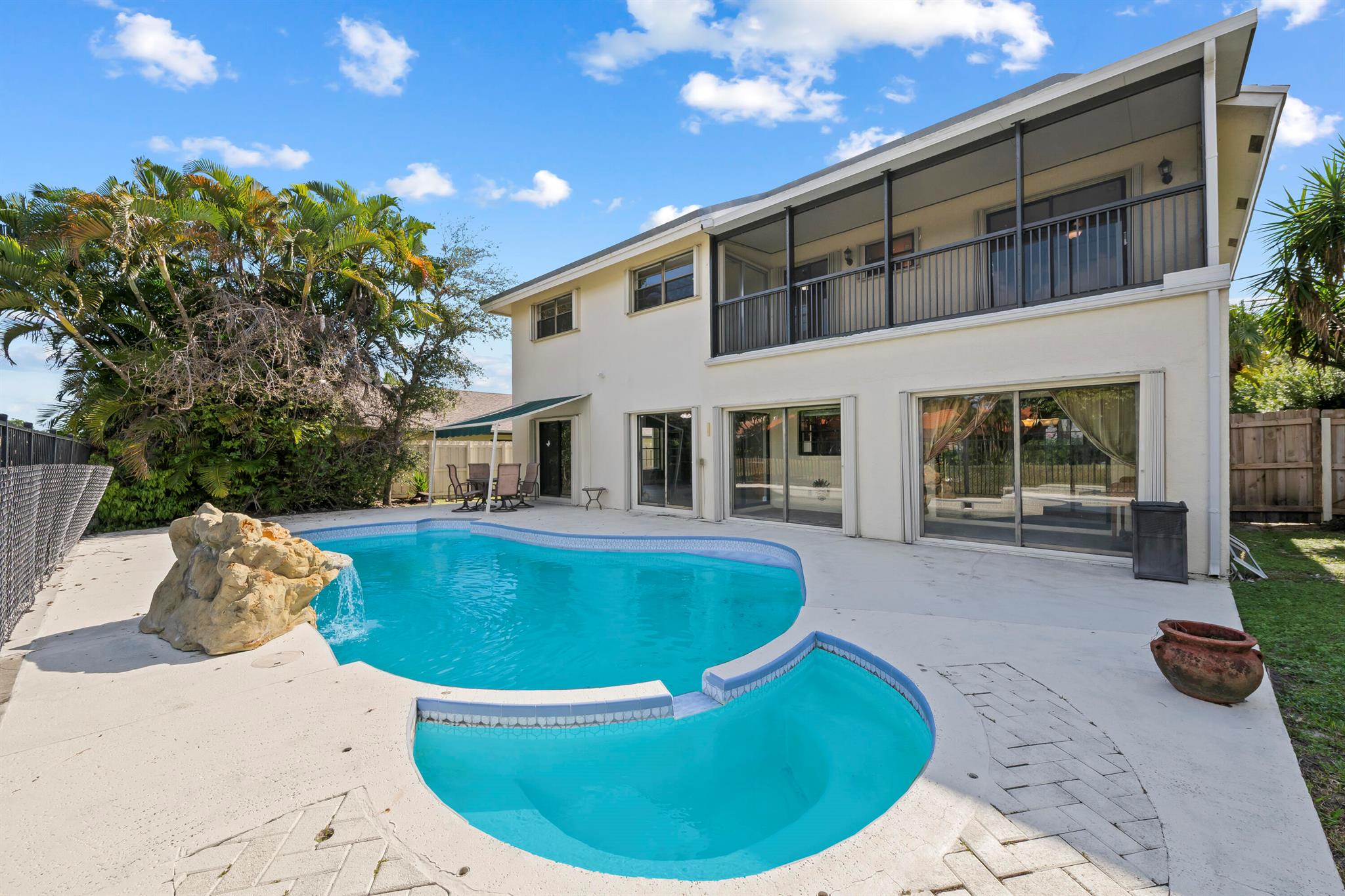 AMBERWOODS - Residential