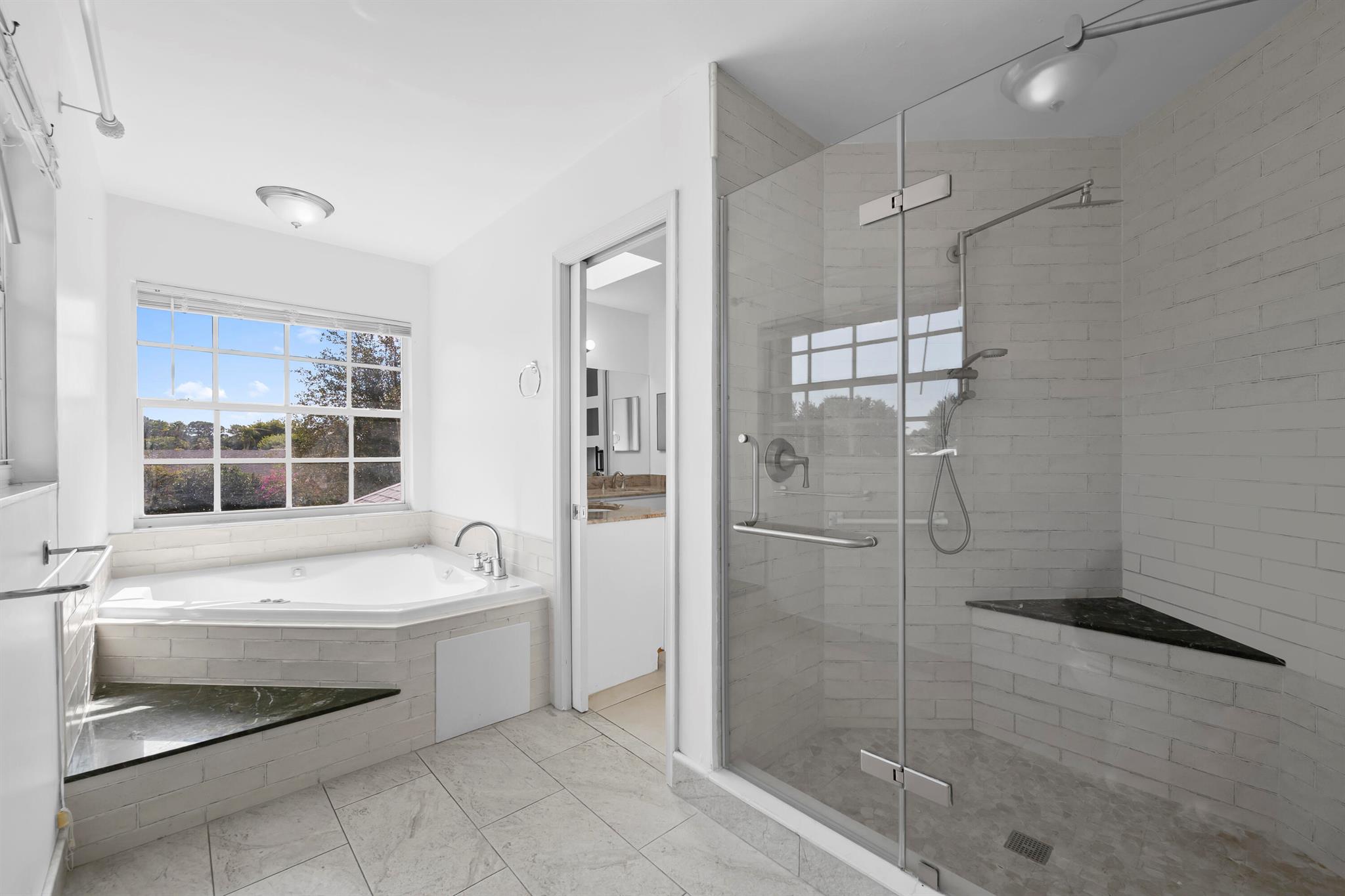 AMBERWOODS - Residential