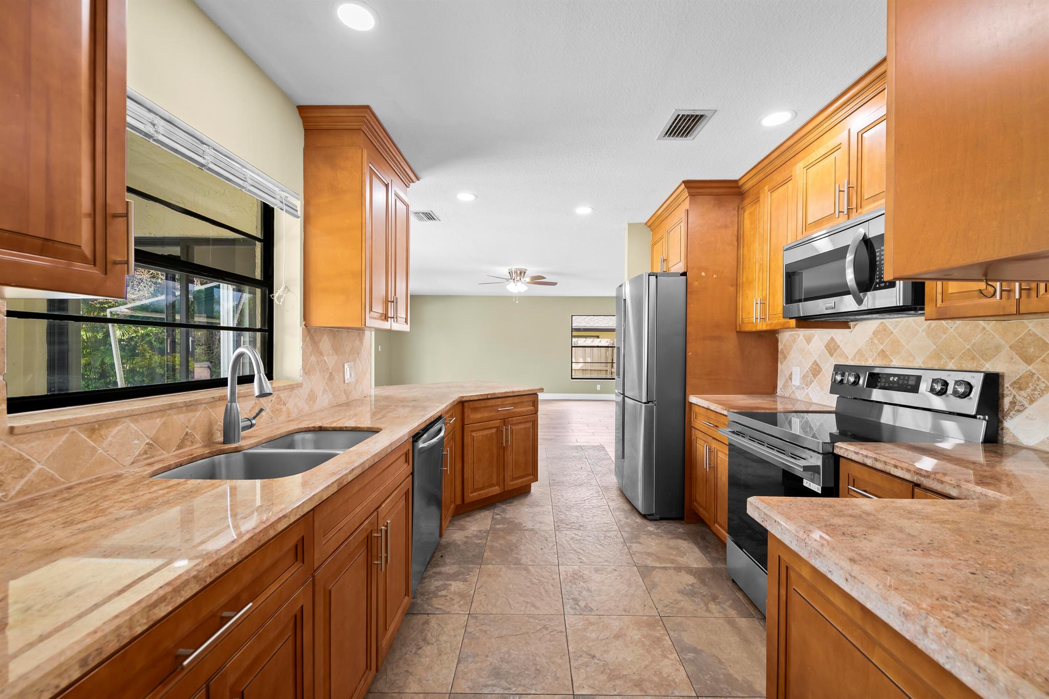 AMBERWOODS - Residential