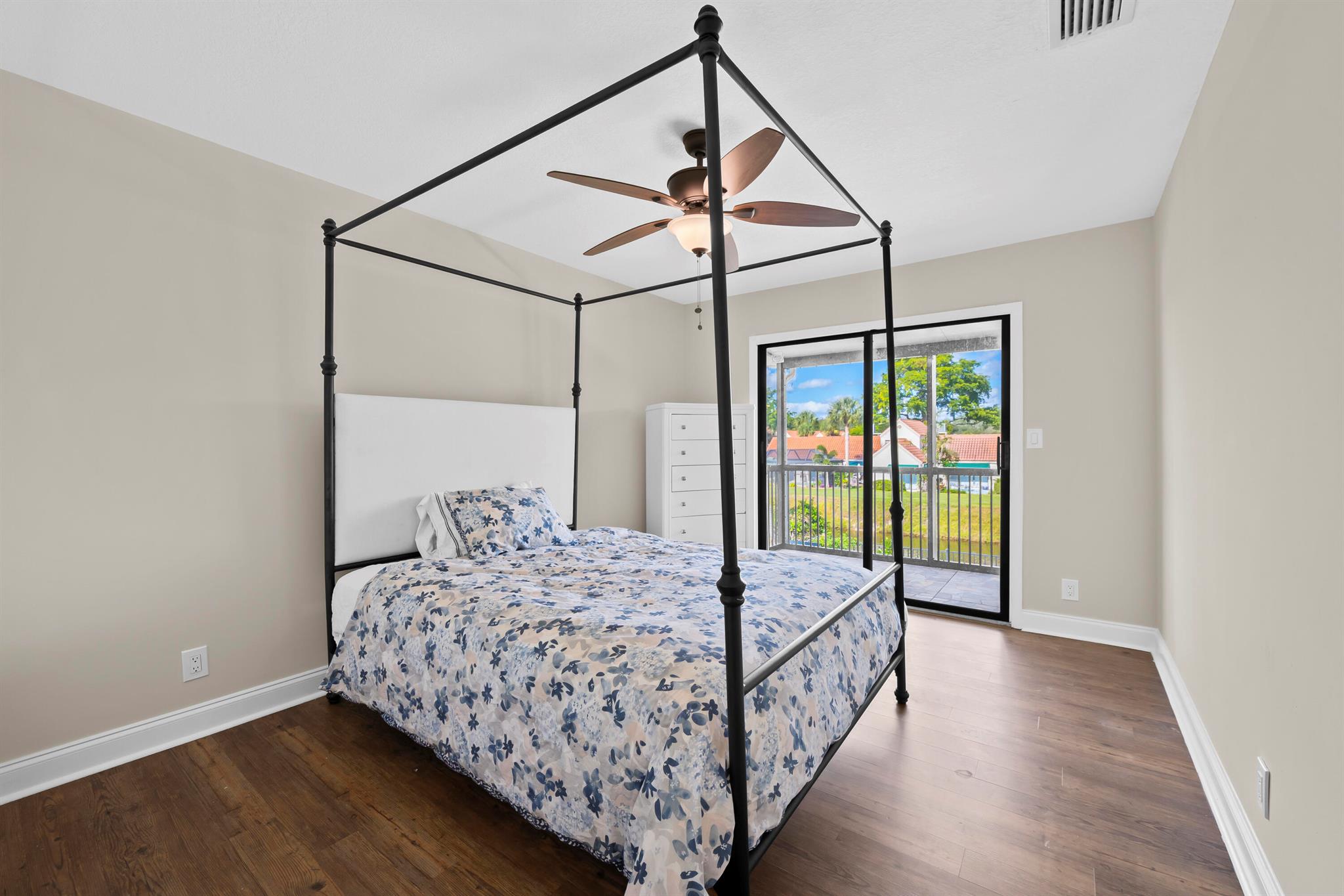 AMBERWOODS - Residential