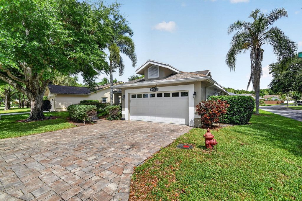 Photo of 4200 Grove Park Lane, Boynton Beach, FL 33436 (MLS # B26024700)