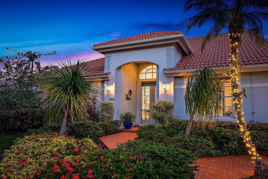 Photo of 252 Eagleton Estate Boulevard, Palm Beach Gardens, FL 33418 (MLS # R10940719)