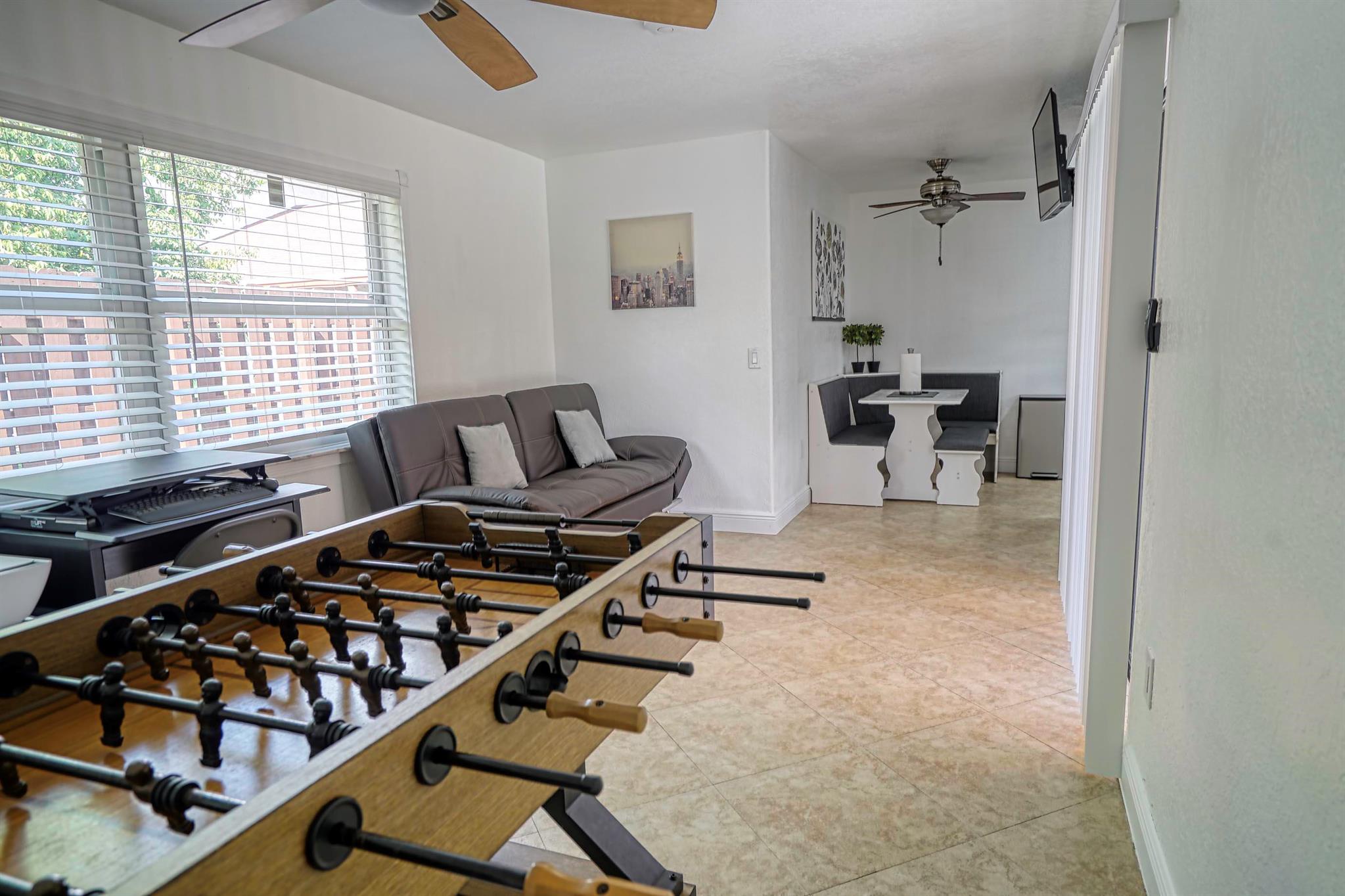 SUNRISE GOLF VILLAGE SEC - Residential Lease