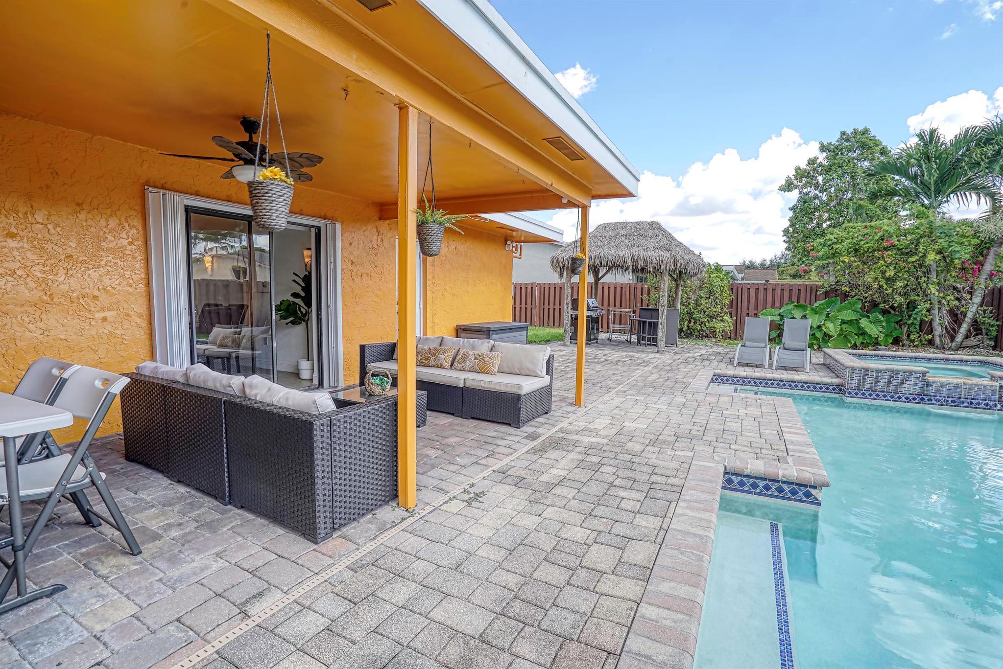 SUNRISE GOLF VILLAGE SEC - Residential Lease
