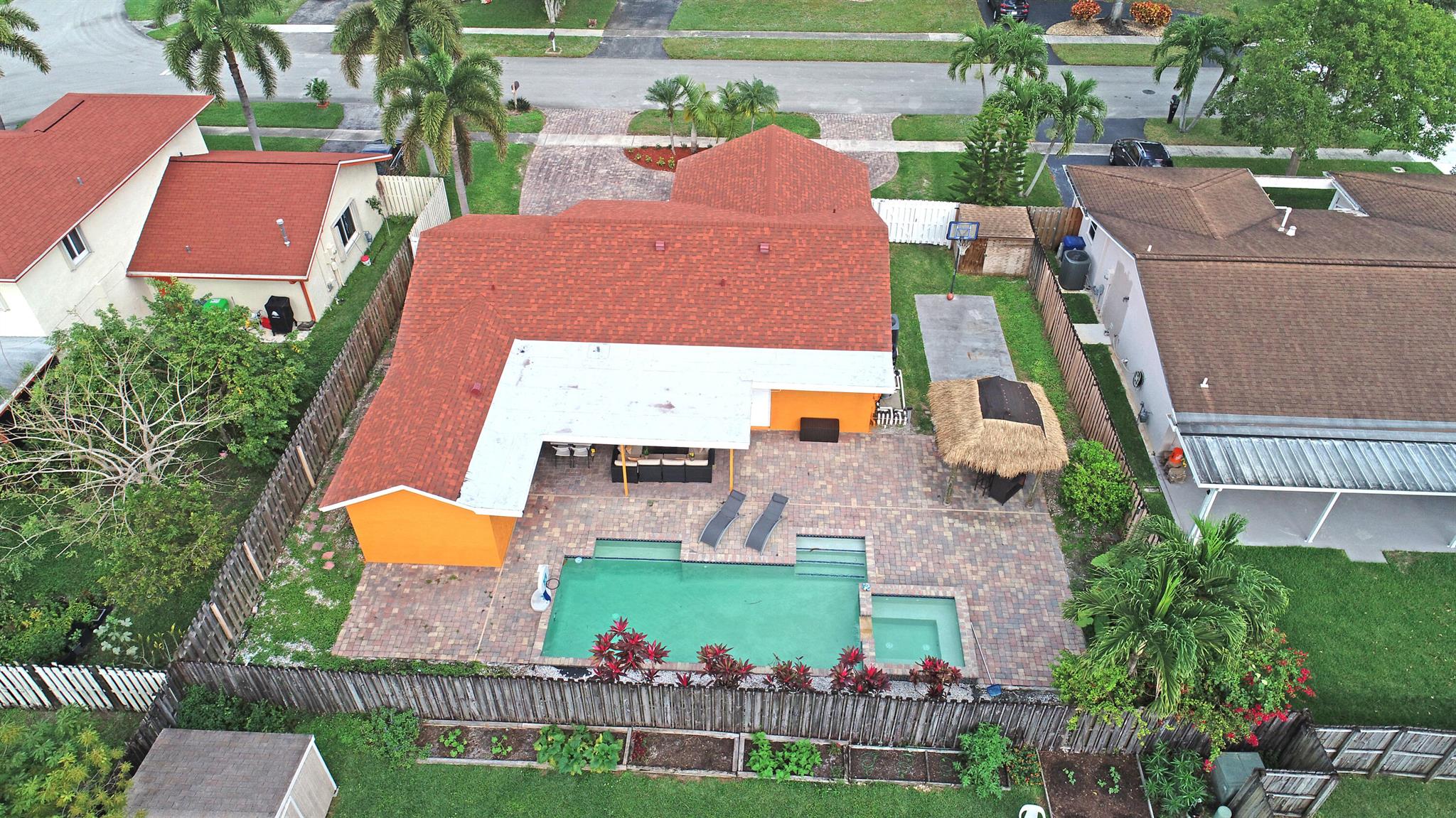 SUNRISE GOLF VILLAGE SEC - Residential Lease