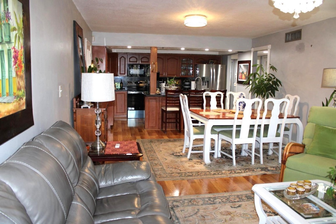 FRENCH QUARTER - Residential