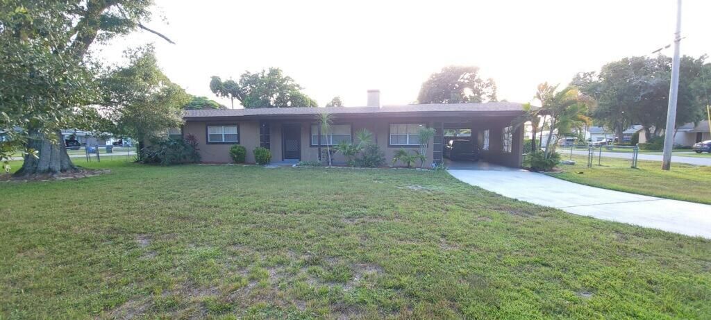 Photo of 1001 Tortugas Avenue, Fort Pierce, FL 34982 (MLS # R10824250)