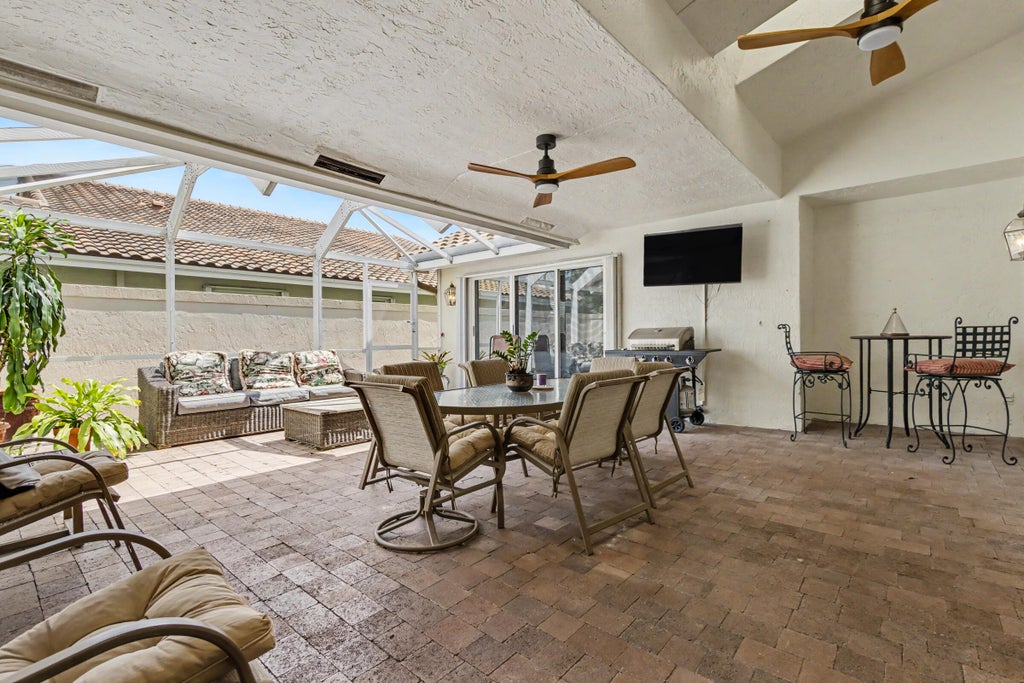 Photo of 7021 FALLS Road E, Boynton Beach, FL 33437 (MLS # B26081252)
