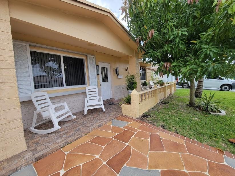 MAINLAND OF TAMARAC LAKES - Residential