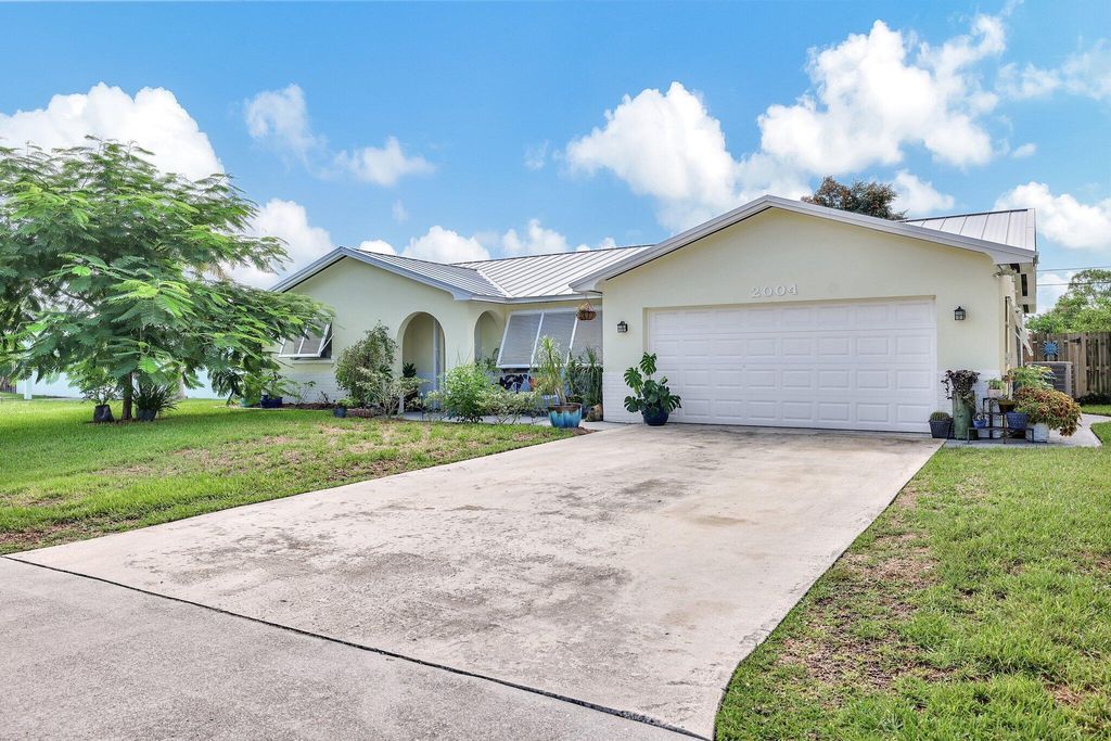 Photo of 2004 SE Lafayette Street, Stuart, FL 34997 (MLS # R11013364)