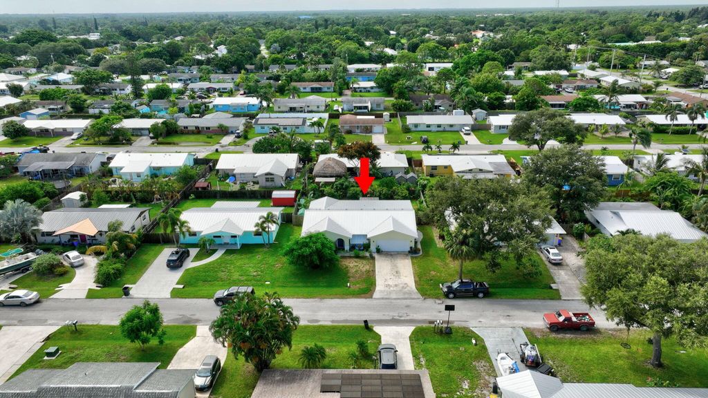 Photo of 2004 SE Lafayette Street, Stuart, FL 34997 (MLS # R11013364)