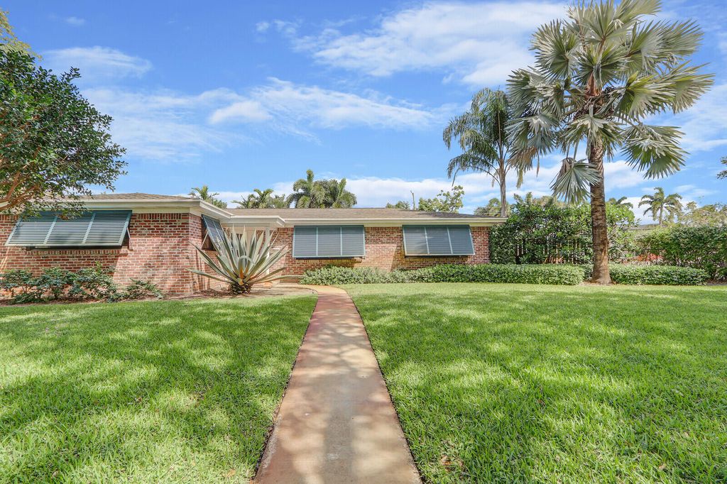 Photo of 705 Osprey Way, North Palm Beach, FL 33408 (MLS # R10971335)