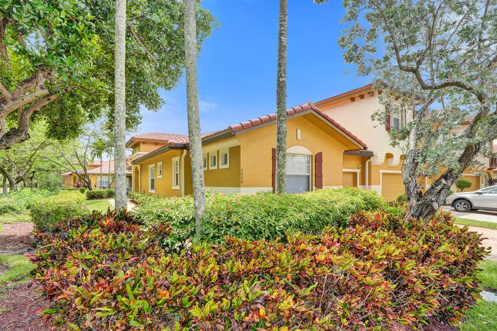 Photo of 5779 NW 120th Avenue, Coral Springs, FL 33076 (MLS # B26043402)