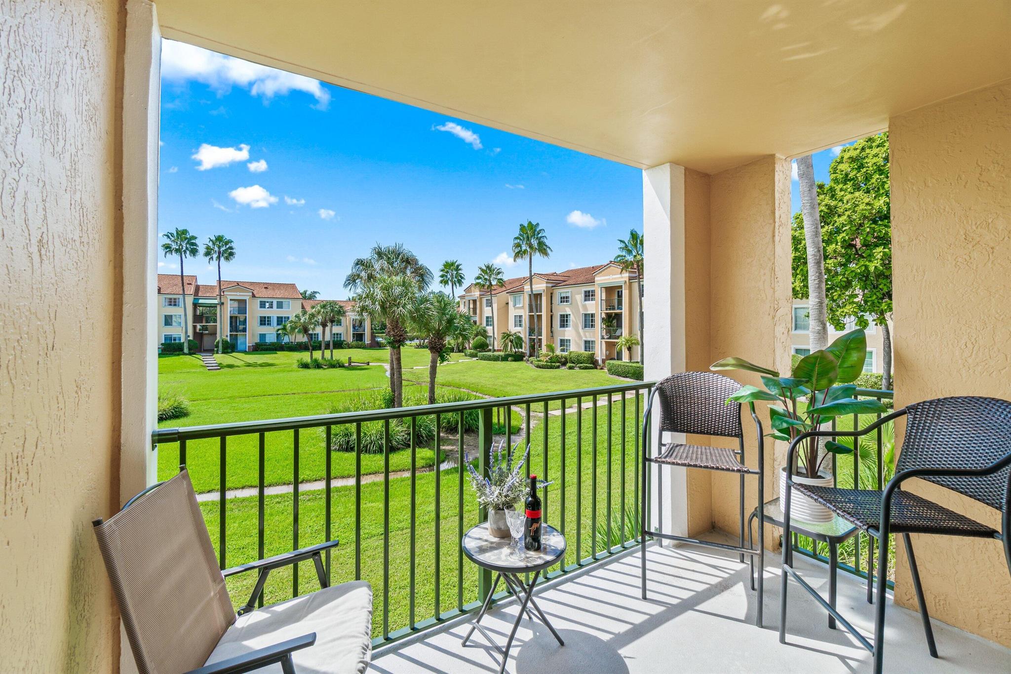 YACHT CLUB ON THE INTRACO - Residential Lease