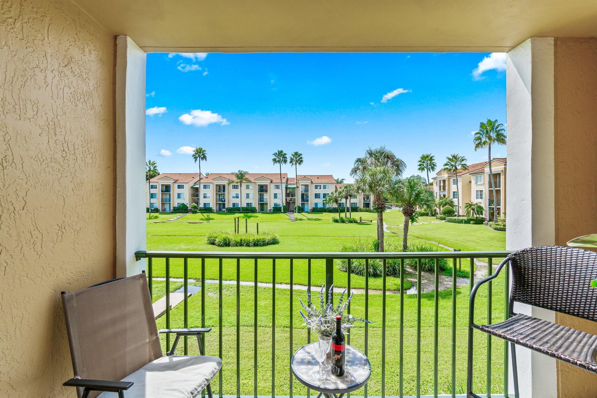 YACHT CLUB ON THE INTRACO - Residential Lease