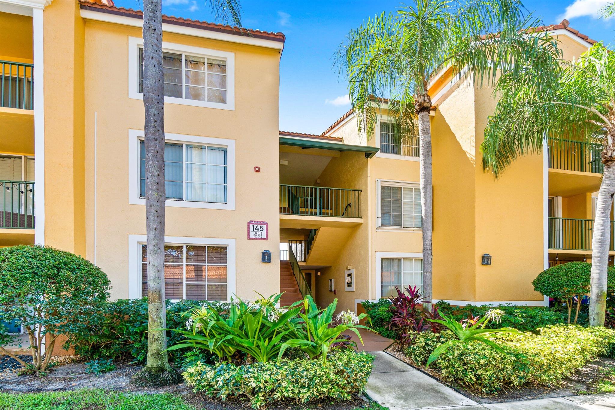 YACHT CLUB ON THE INTRACO - Residential Lease
