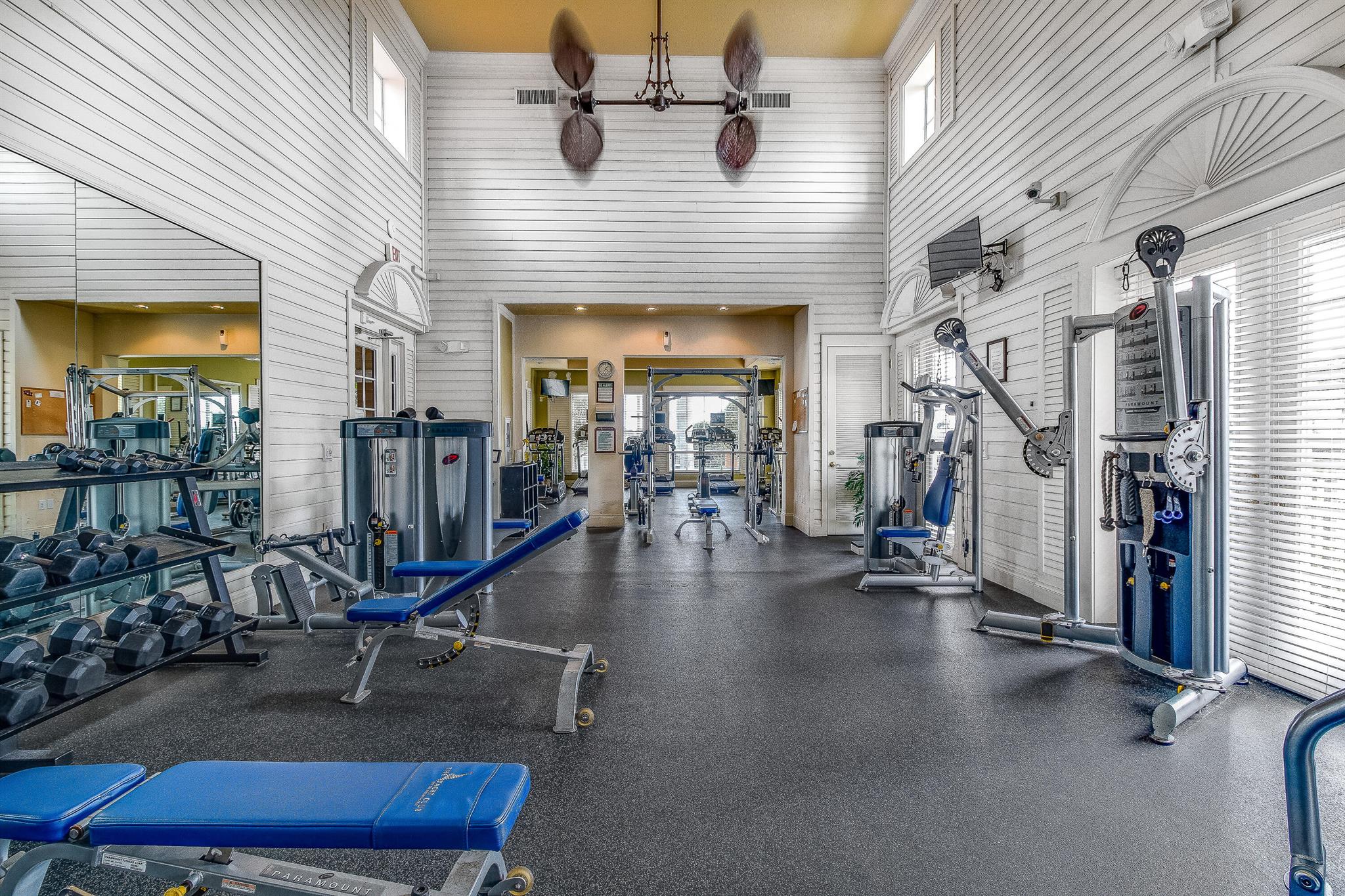YACHT CLUB ON THE INTRACO - Residential Lease