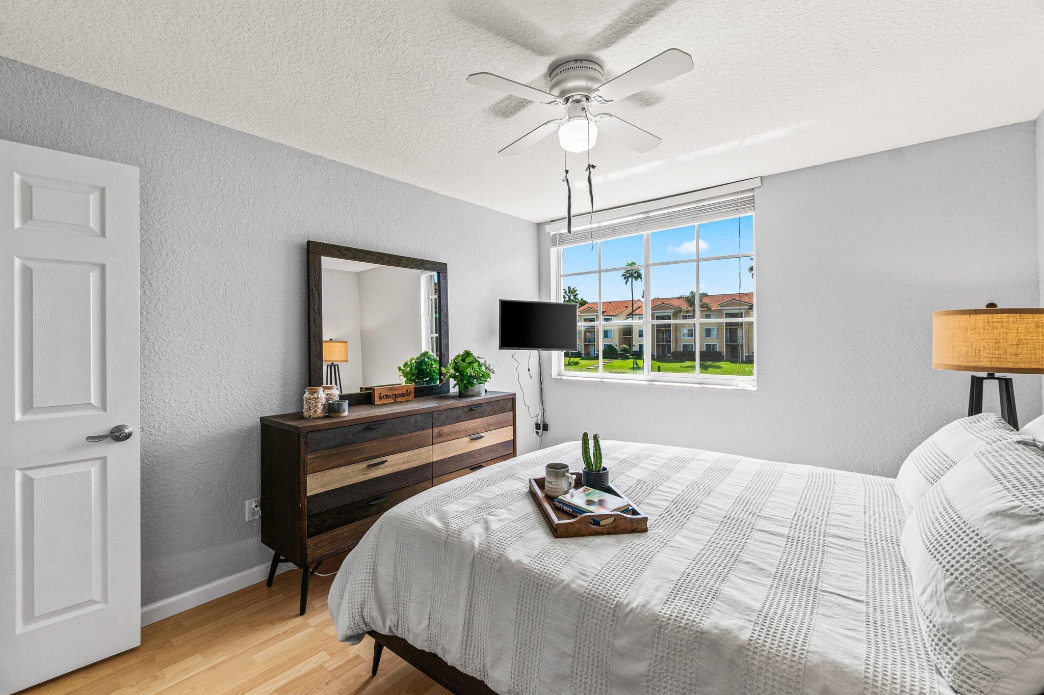 YACHT CLUB ON THE INTRACO - Residential Lease