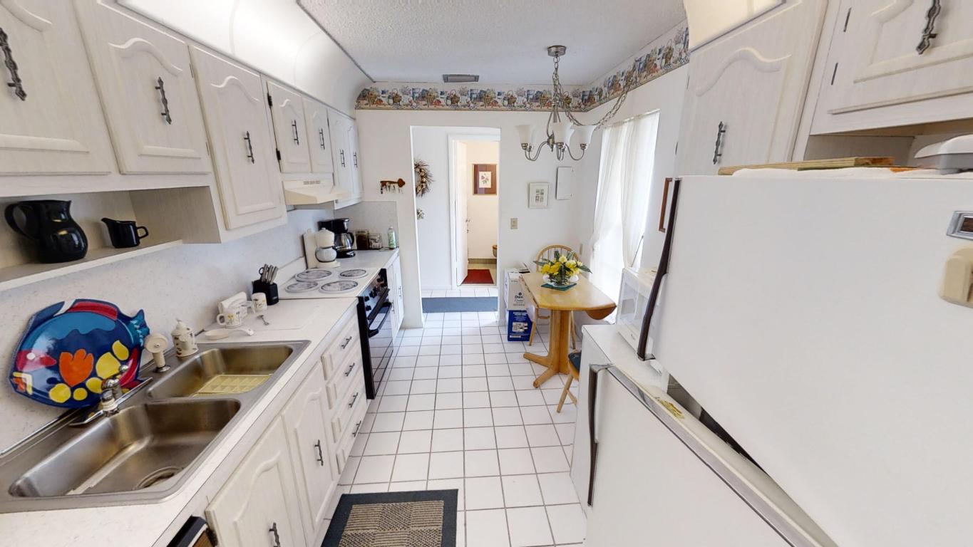 COVERED BRIDGE CONDO - Residential