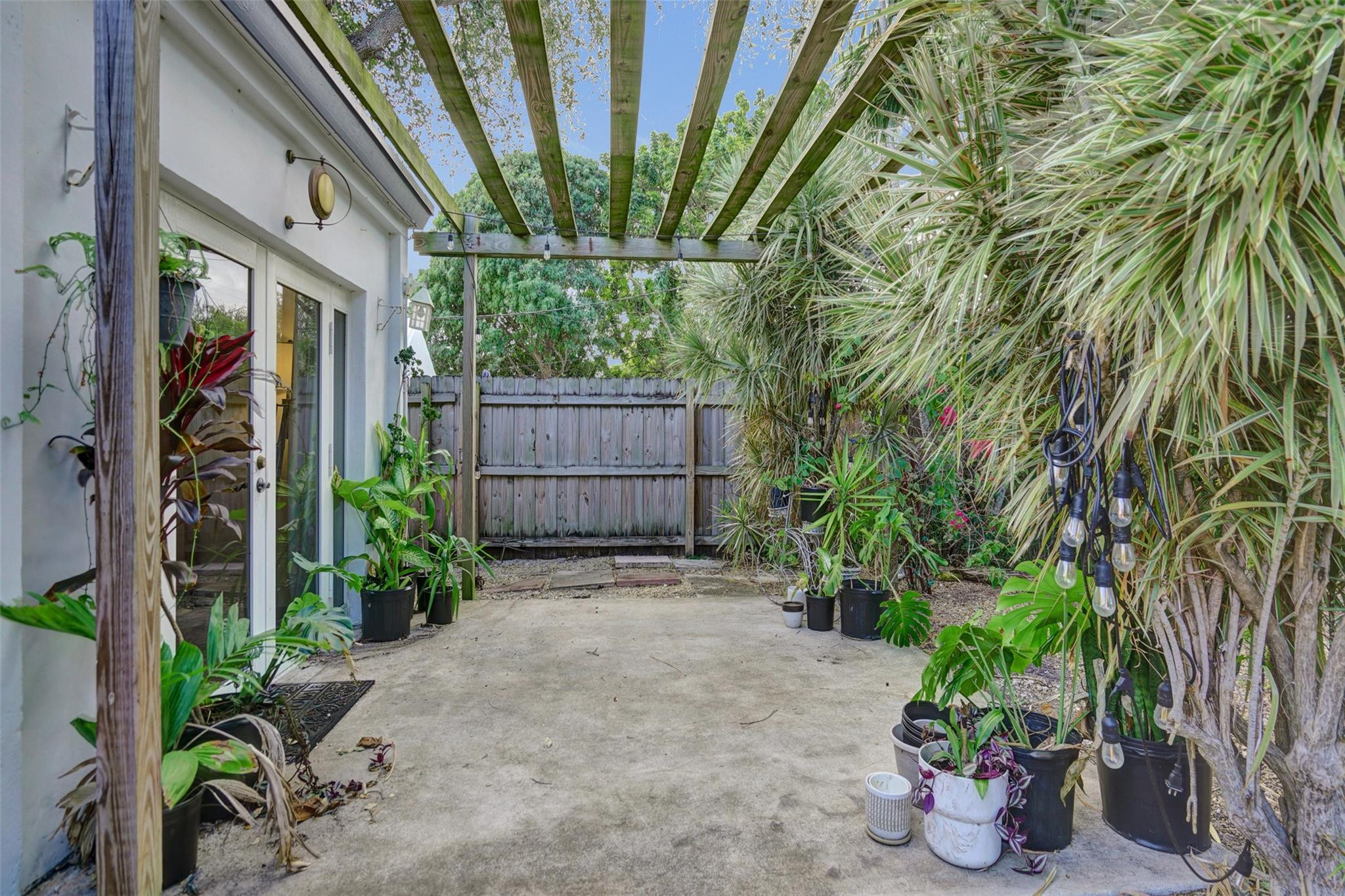 Hollywood Park 4-19 B - Residential Lease