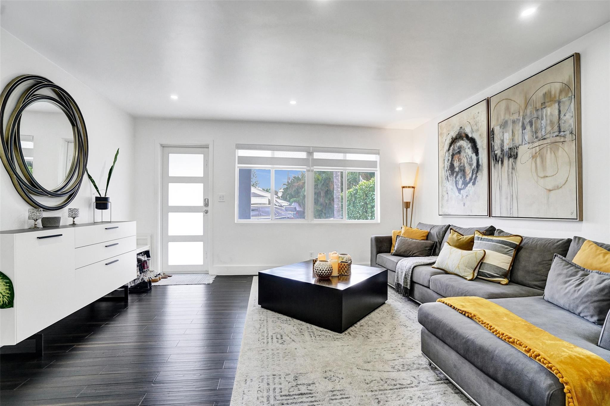 Hollywood Park 4-19 B - Residential Lease