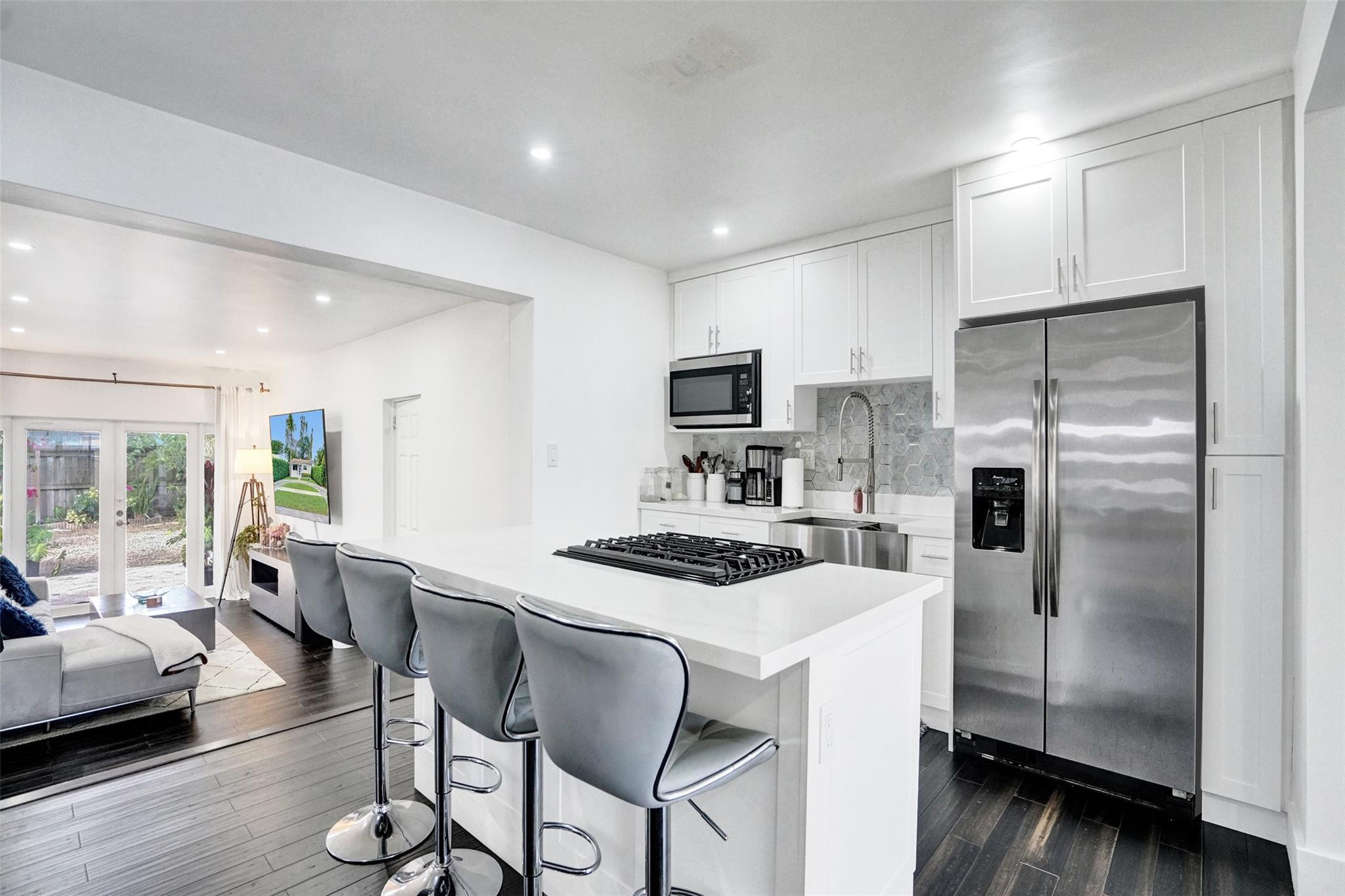 Hollywood Park 4-19 B - Residential Lease