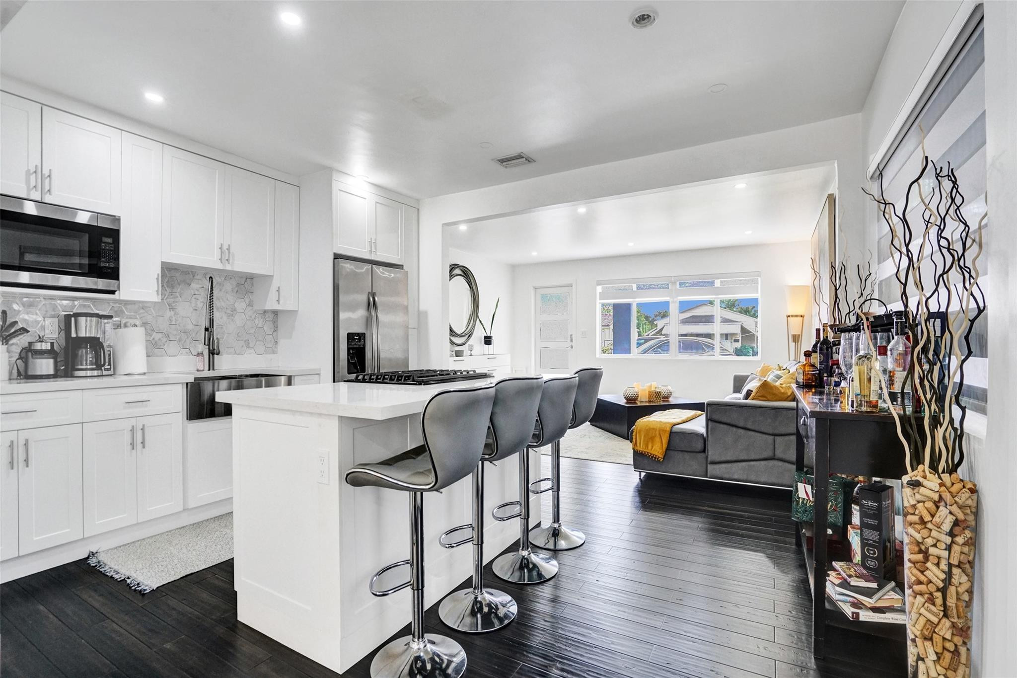 Hollywood Park 4-19 B - Residential Lease