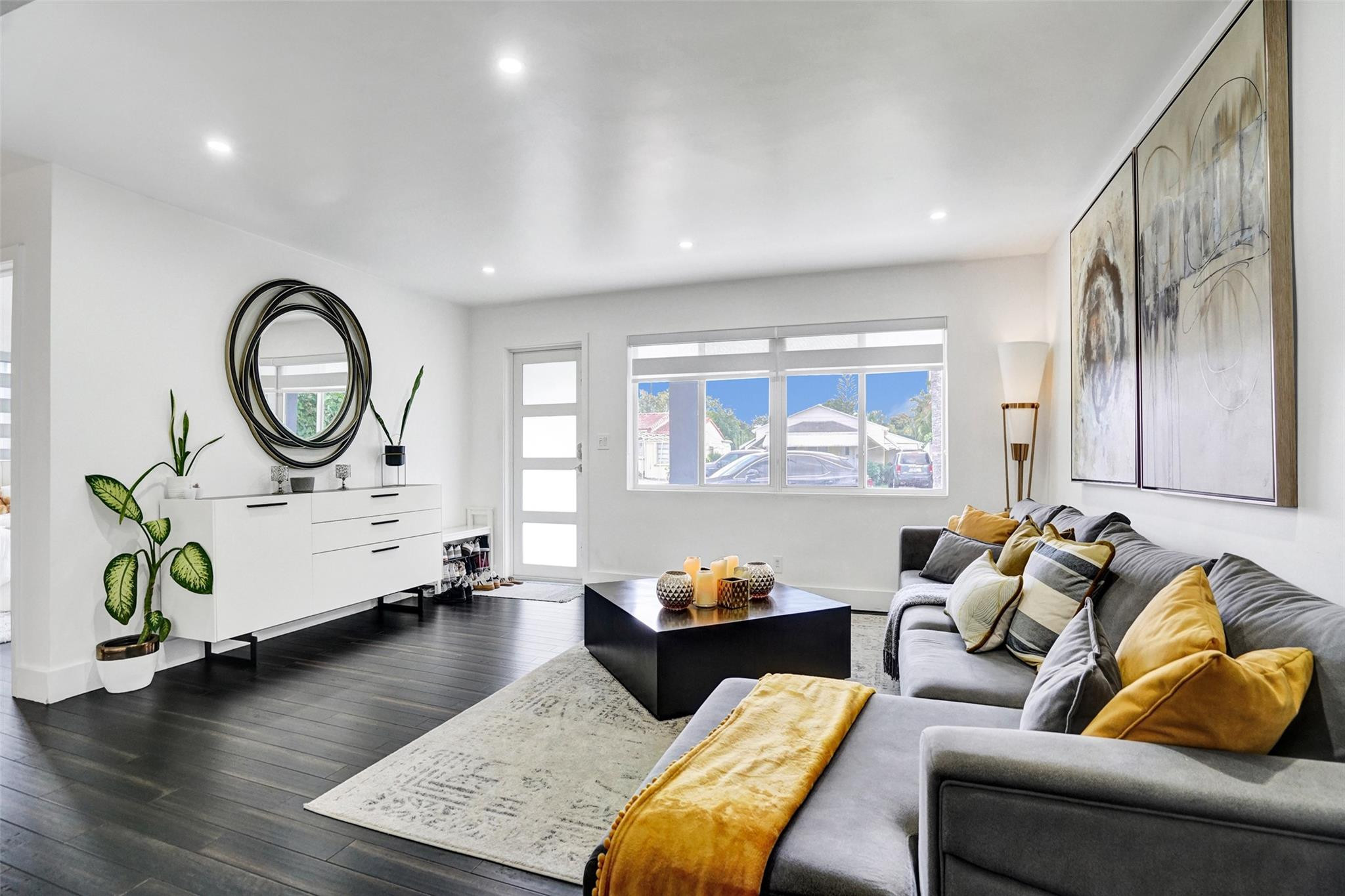 Hollywood Park 4-19 B - Residential Lease