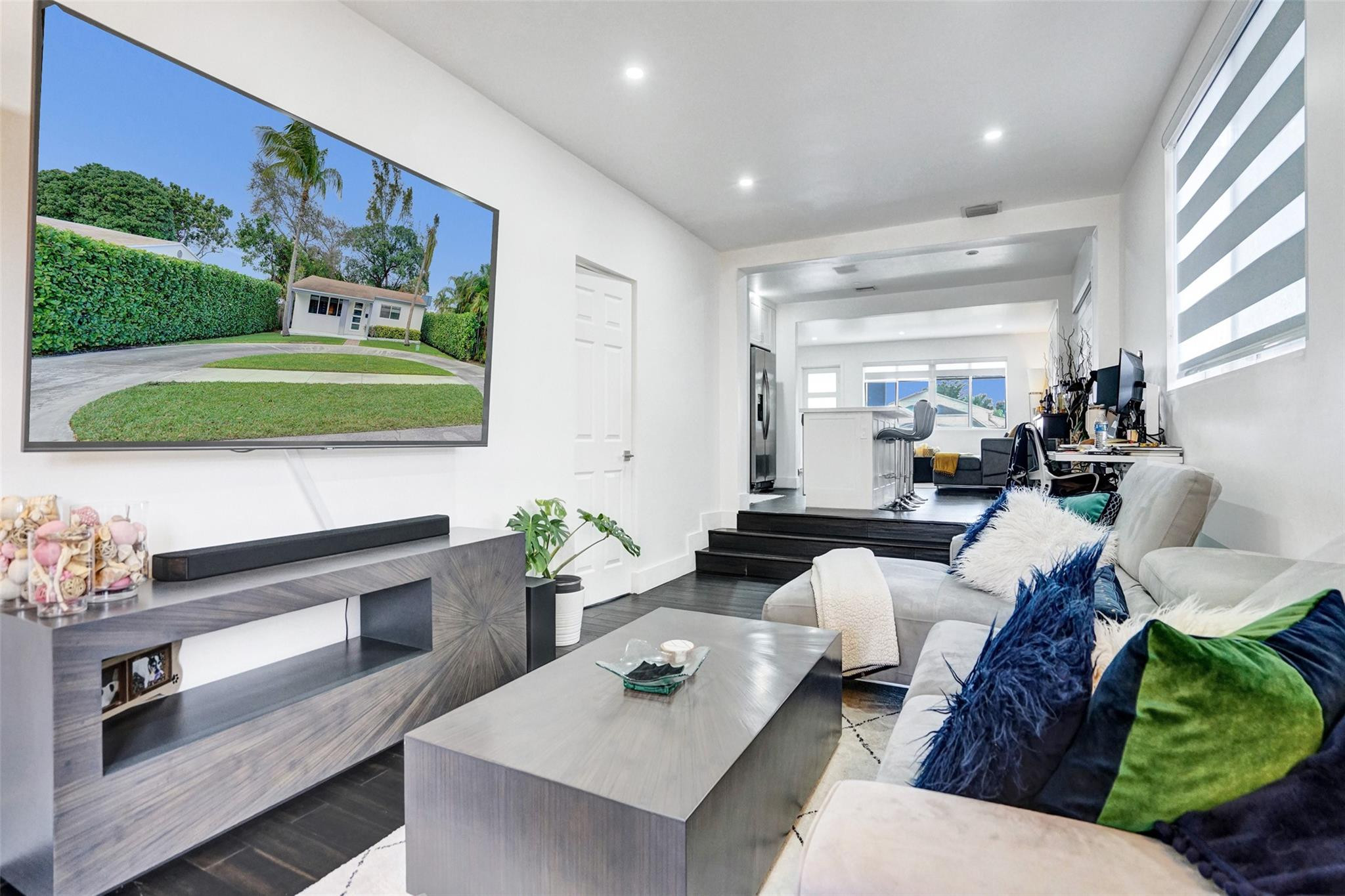 Hollywood Park 4-19 B - Residential Lease