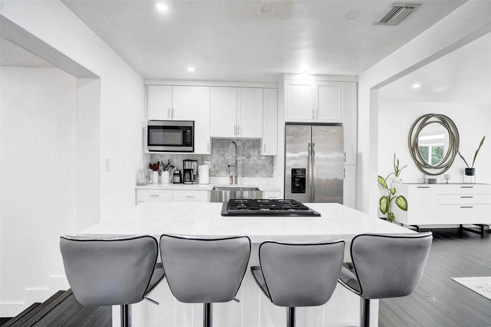 Hollywood Park 4-19 B - Residential Lease