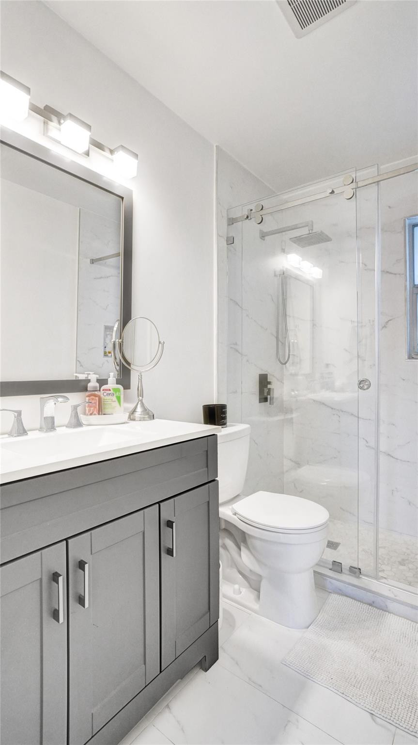 Hollywood Park 4-19 B - Residential Lease