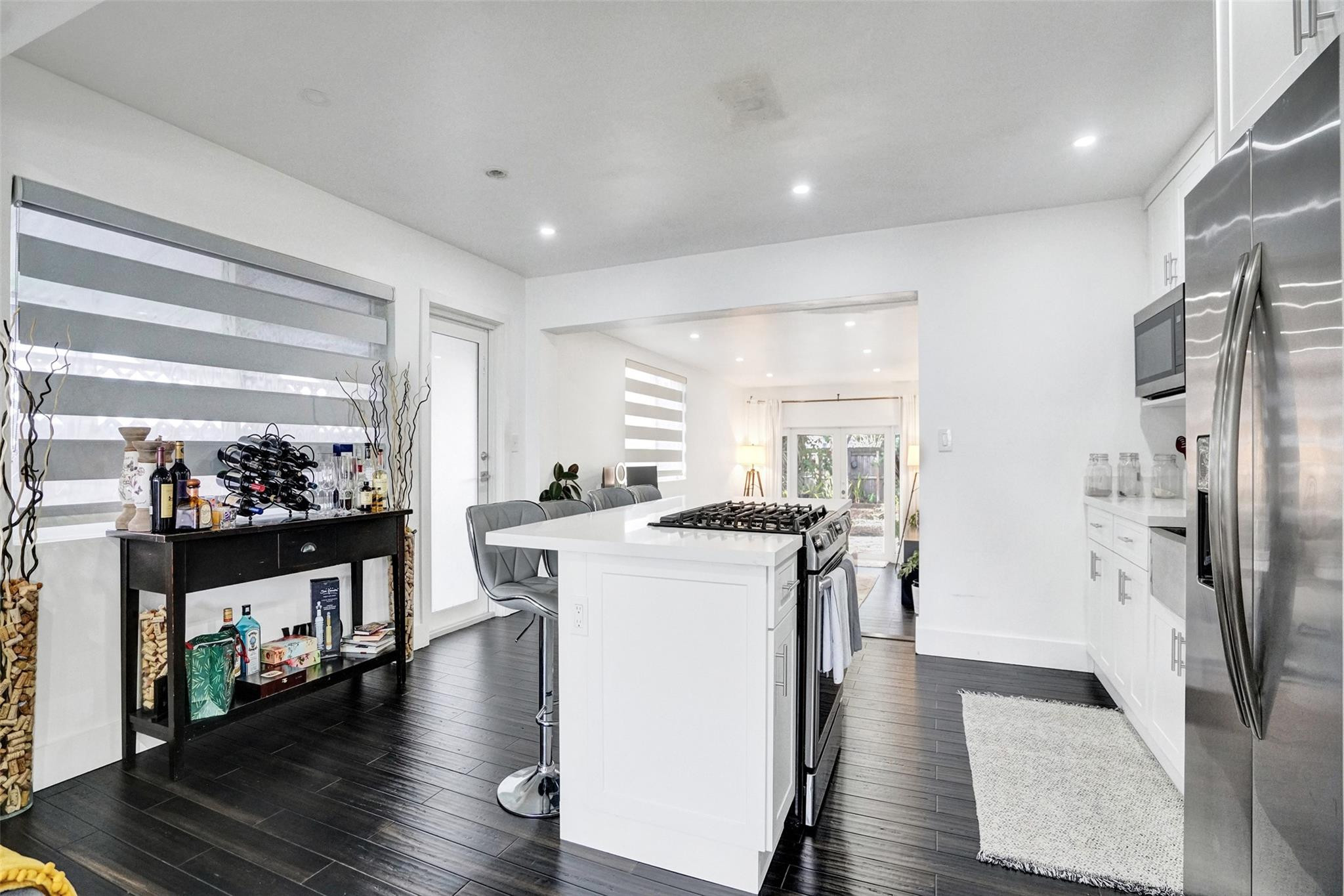 Hollywood Park 4-19 B - Residential Lease