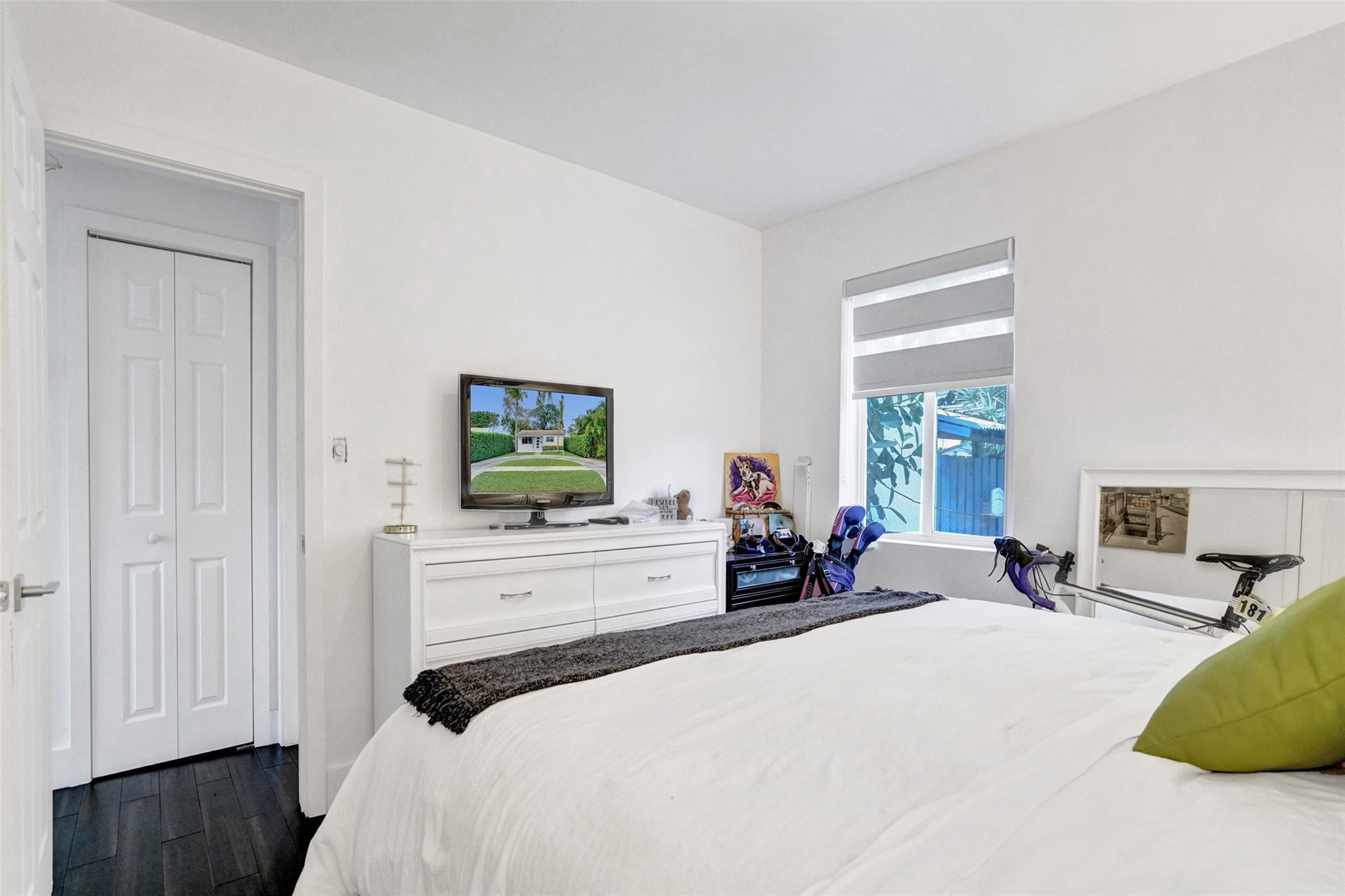 Hollywood Park 4-19 B - Residential Lease