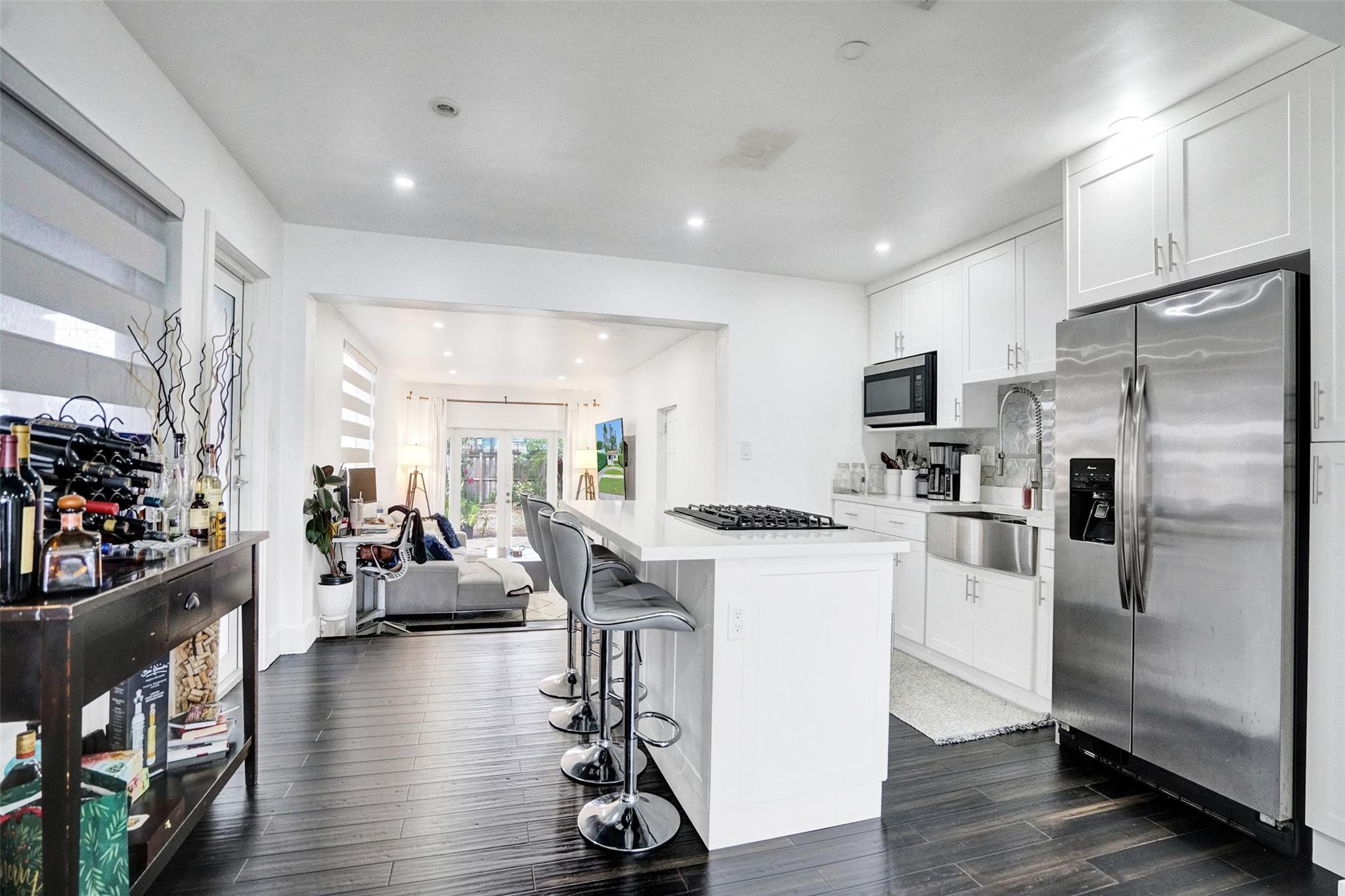 Hollywood Park 4-19 B - Residential Lease