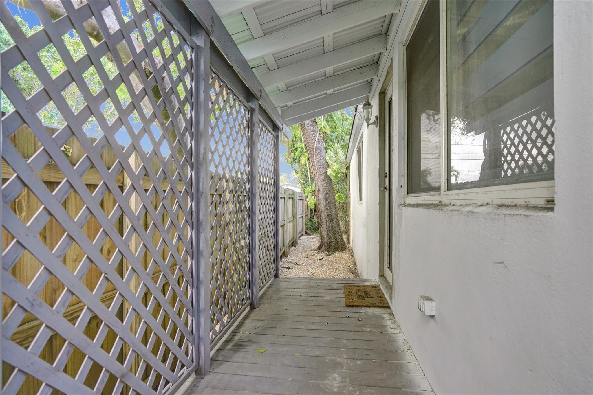 Hollywood Park 4-19 B - Residential Lease